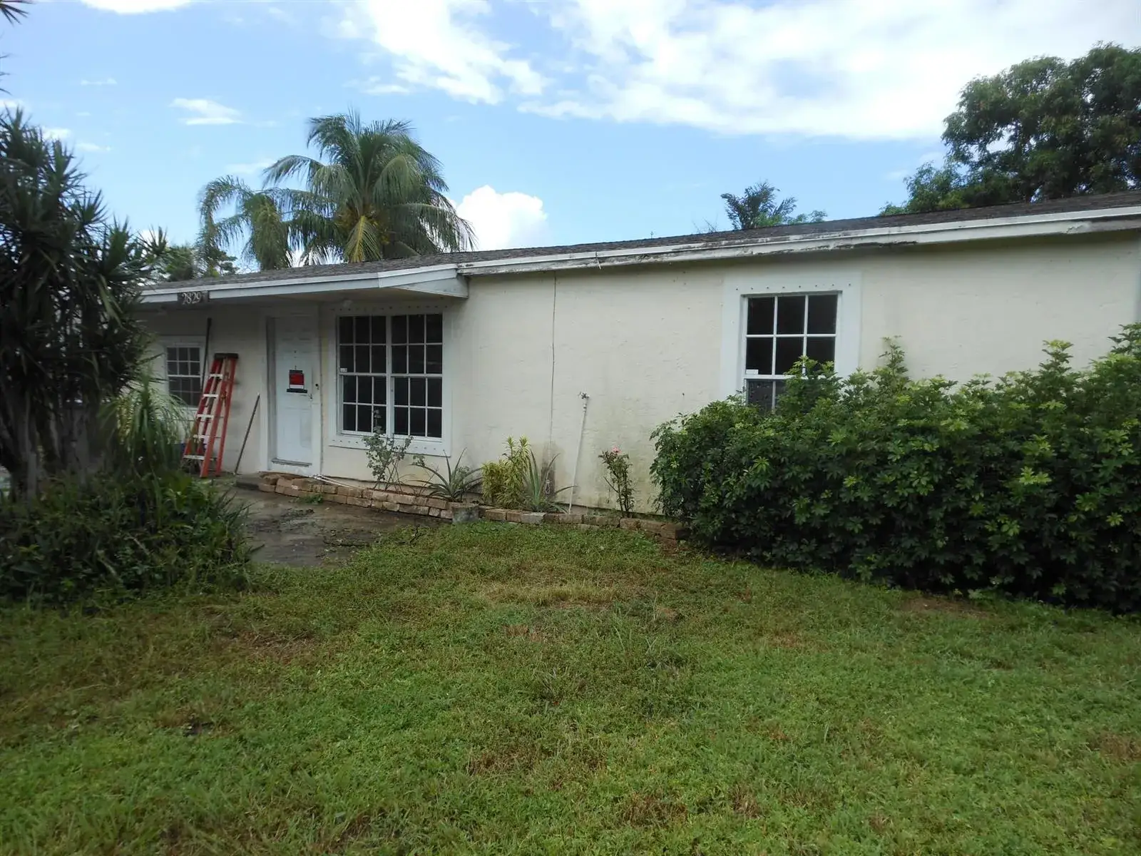 3 bedroom 1 bath Residential for sale at 2829 SHAWNEE Road, West Palm Beach FL 33406