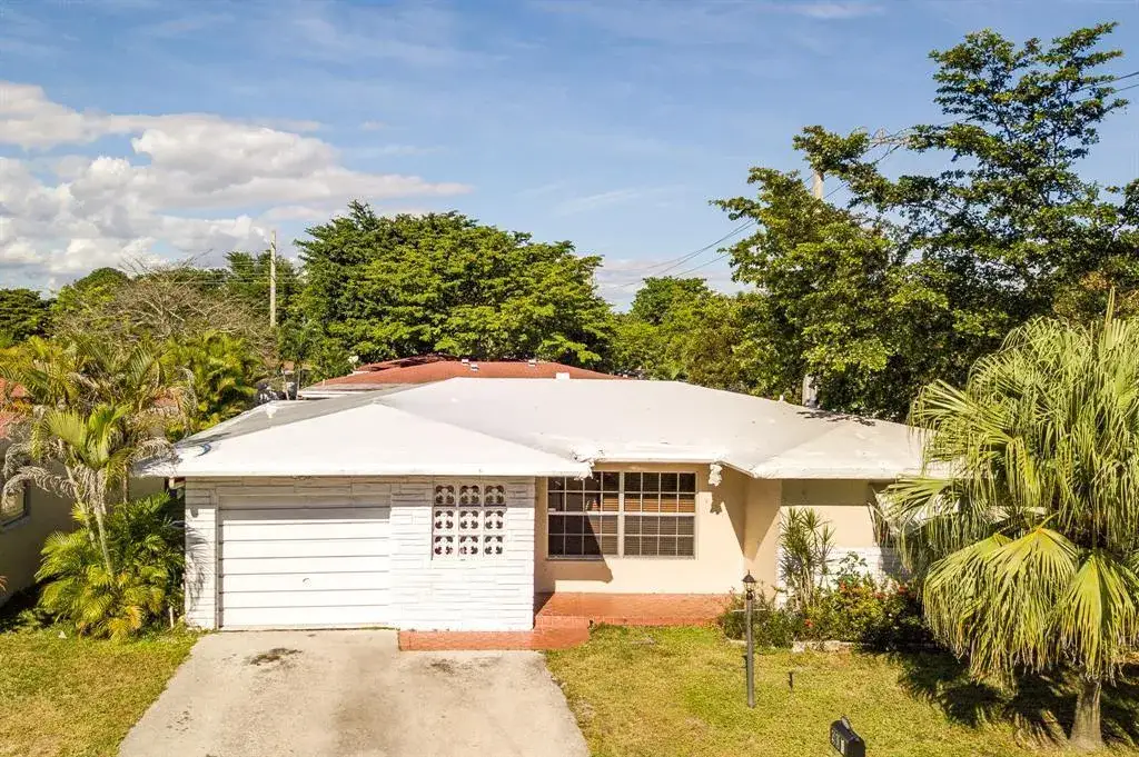 2 bedroom 2 bath Residential for sale at 901 NW 48th Place, Pompano Beach FL 33064