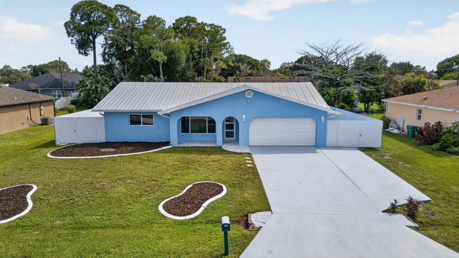 242 SE Duxbury Avenue, Port St. Lucie FL 34983