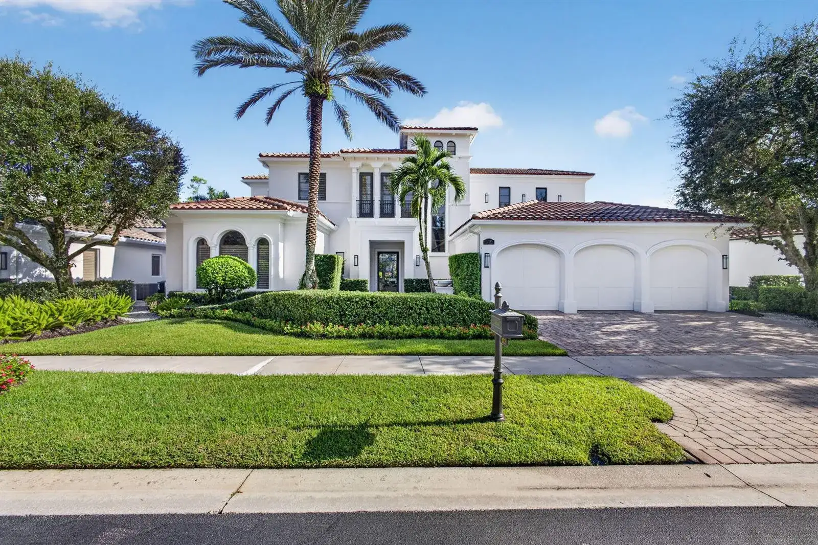 5 bedroom 6 bath Residential for sale at 213 Via Palacio, Palm Beach Gardens FL 33418