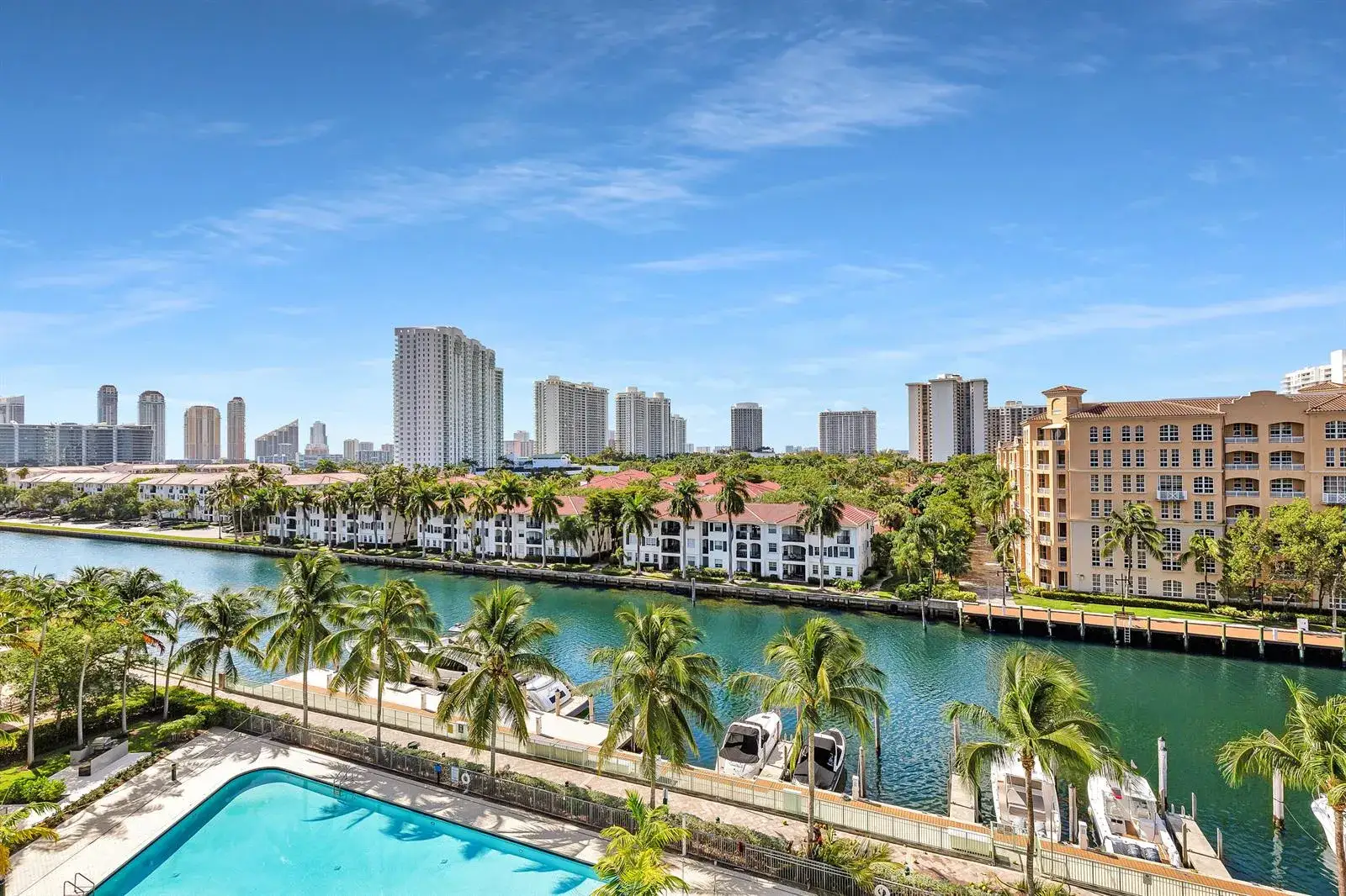 2 bedroom 3 bath Residential for sale at 2950 NE 188th Street # 122, Aventura FL 33180