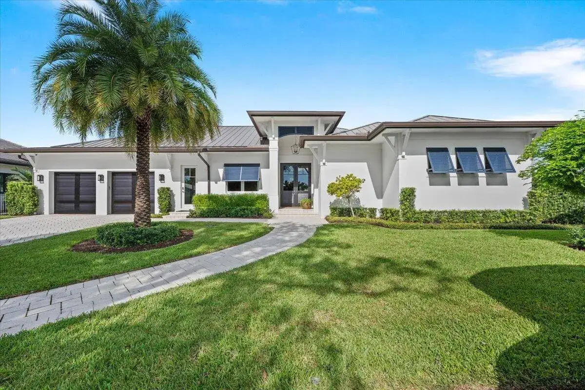 4 bedroom 4 bath Residential for sale at 934 N Loxahatchee Drive, Jupiter FL 33458