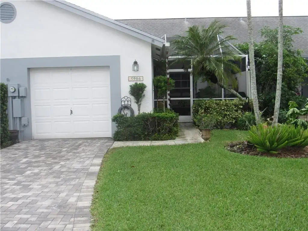 2 bedroom 2 bath Residential for sale at 5906 NW 93RD Terrace, Tamarac FL 33321
