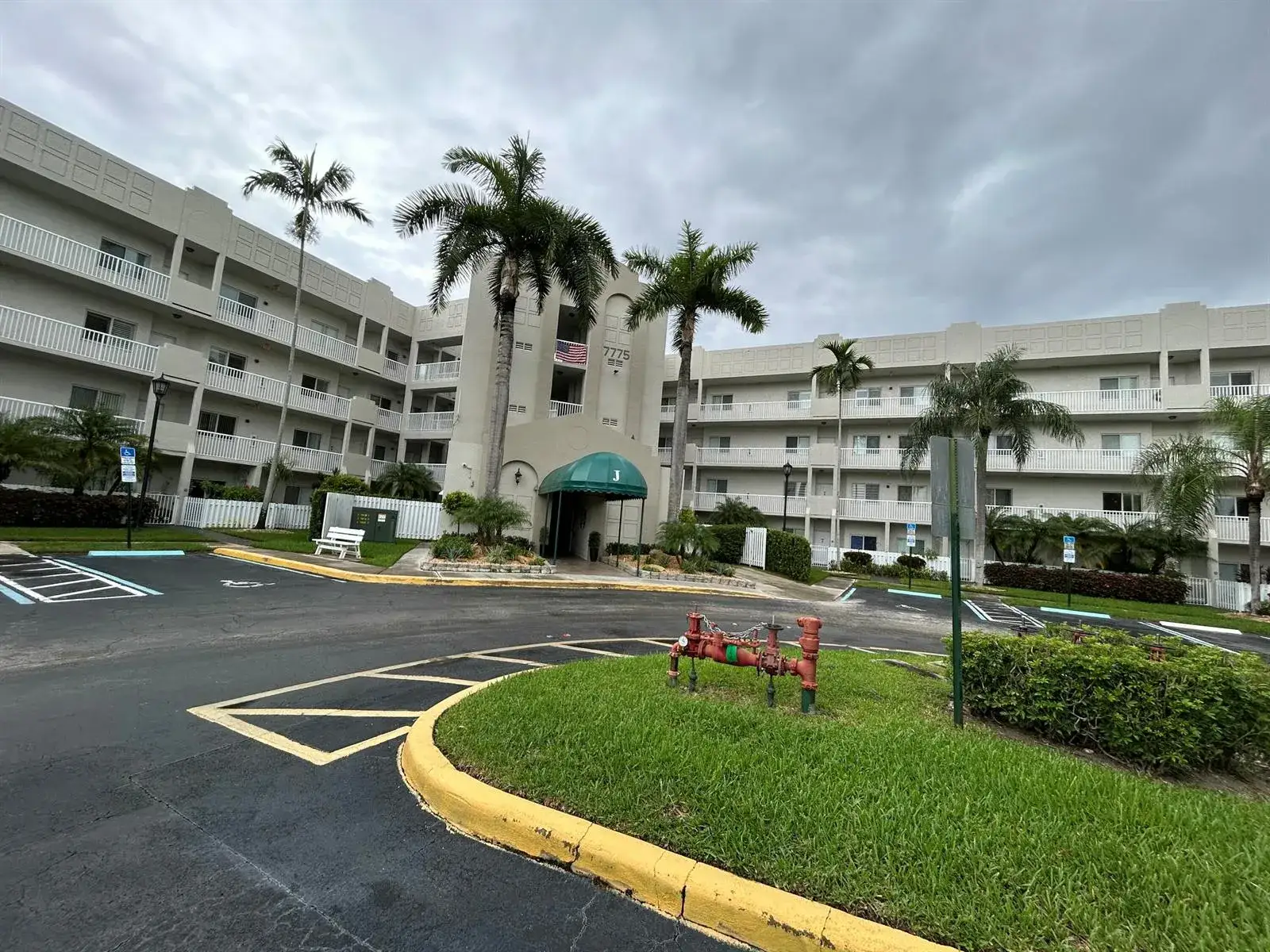 2 bedroom 2 bath Residential for sale at 7775 Southampton Terrace # 312, Tamarac FL 33321