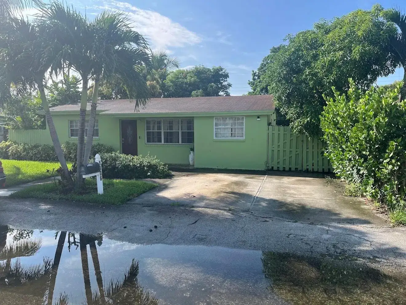3 bedroom 2 bath Residential for sale at 1306 DATE PALM Drive, Lantana FL 33462