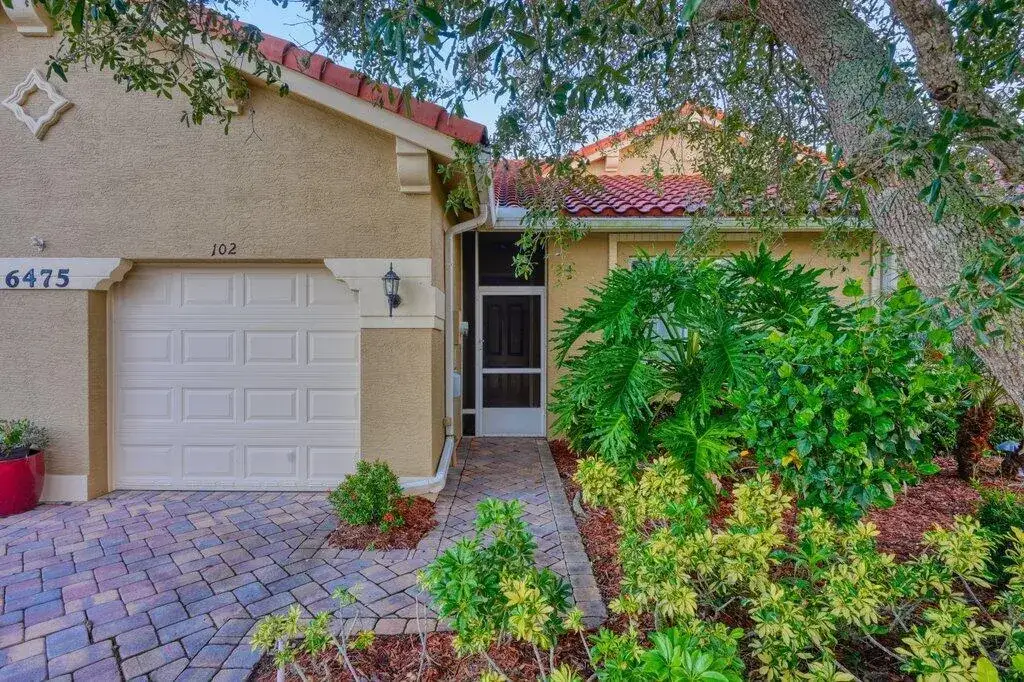 2 bedroom 2 bath Residential for sale at 6475 Oxford Circle # 102B, Vero Beach FL 32966