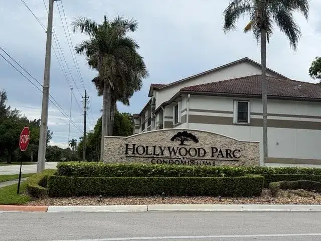 2 bedroom 2 bath Residential for sale at 520 S Park Road # 12, Hollywood FL 33021