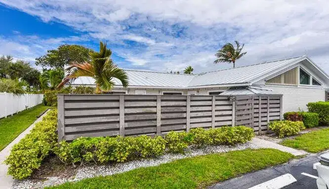 2 bedroom 2 bath Residential for sale at 1801 S US HIGHWAY 1 # 5B, Jupiter FL 33477