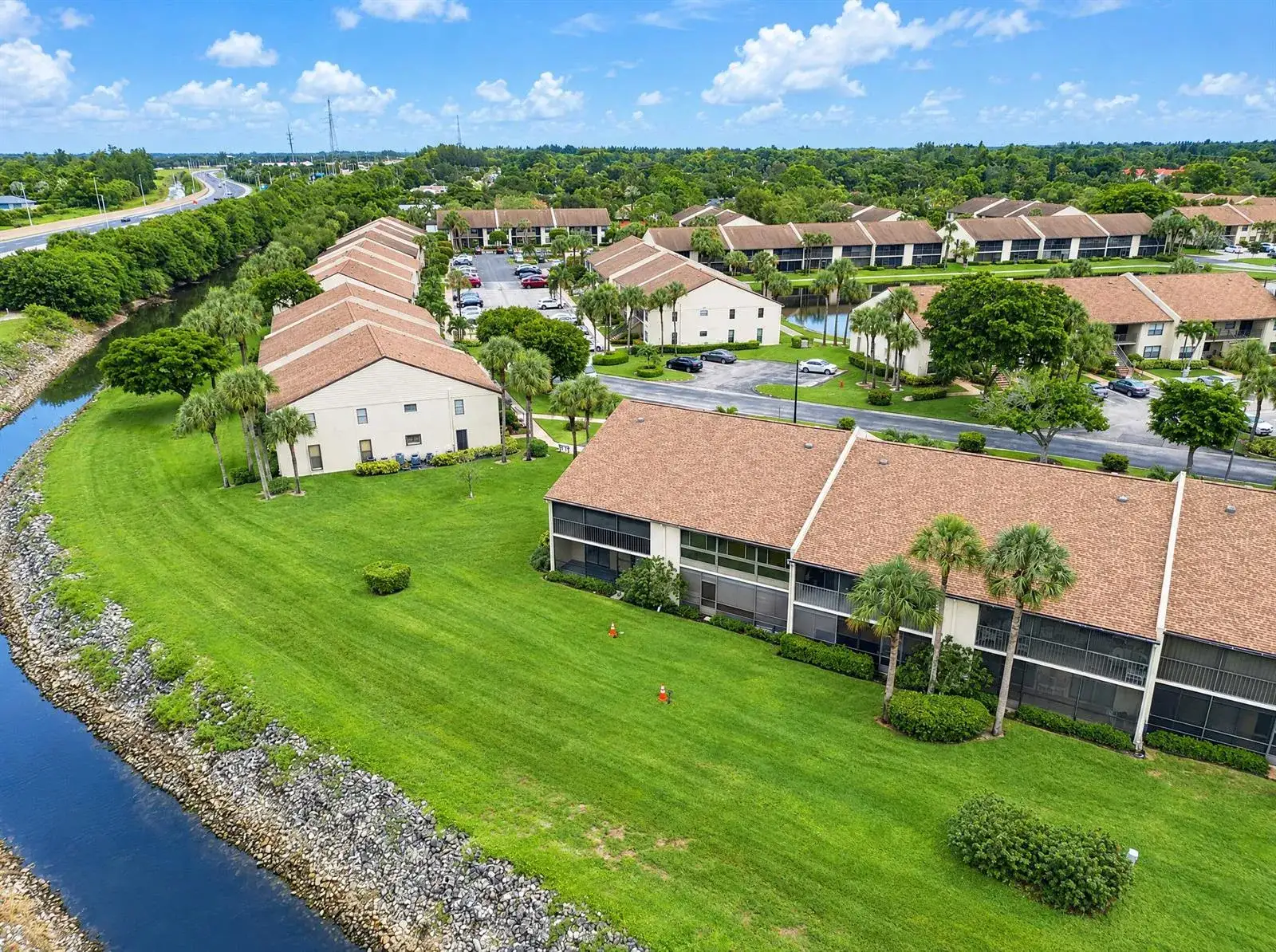 2 bedroom 2 bath Residential for sale at 7915 WILLOW SPRING # 1218, Lake Worth FL 33467