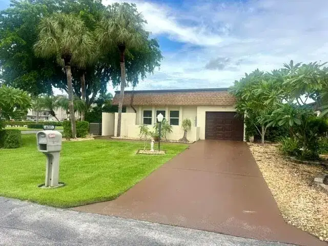 3 bedroom 2 bath Residential for sale at 6787 Starkeys Place, Lake Worth FL 33467