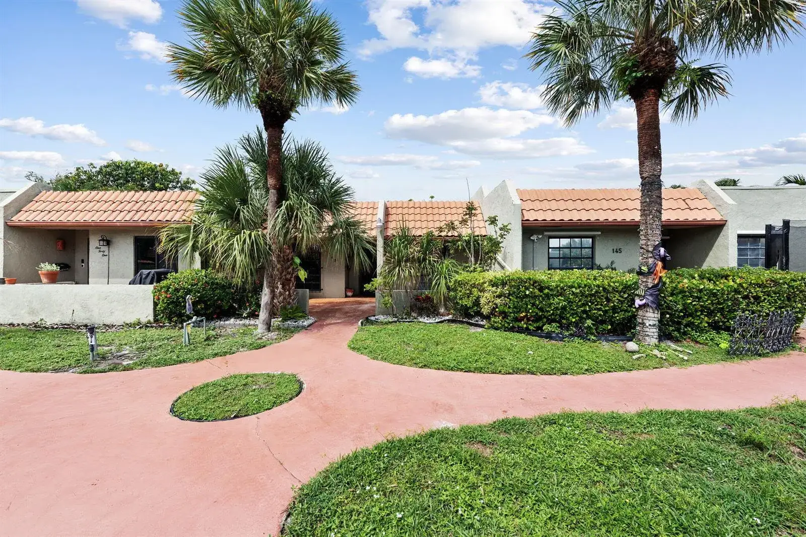 2 bedroom 2 bath Residential for sale at 143 SE 7th Street, Deerfield Beach FL 33441