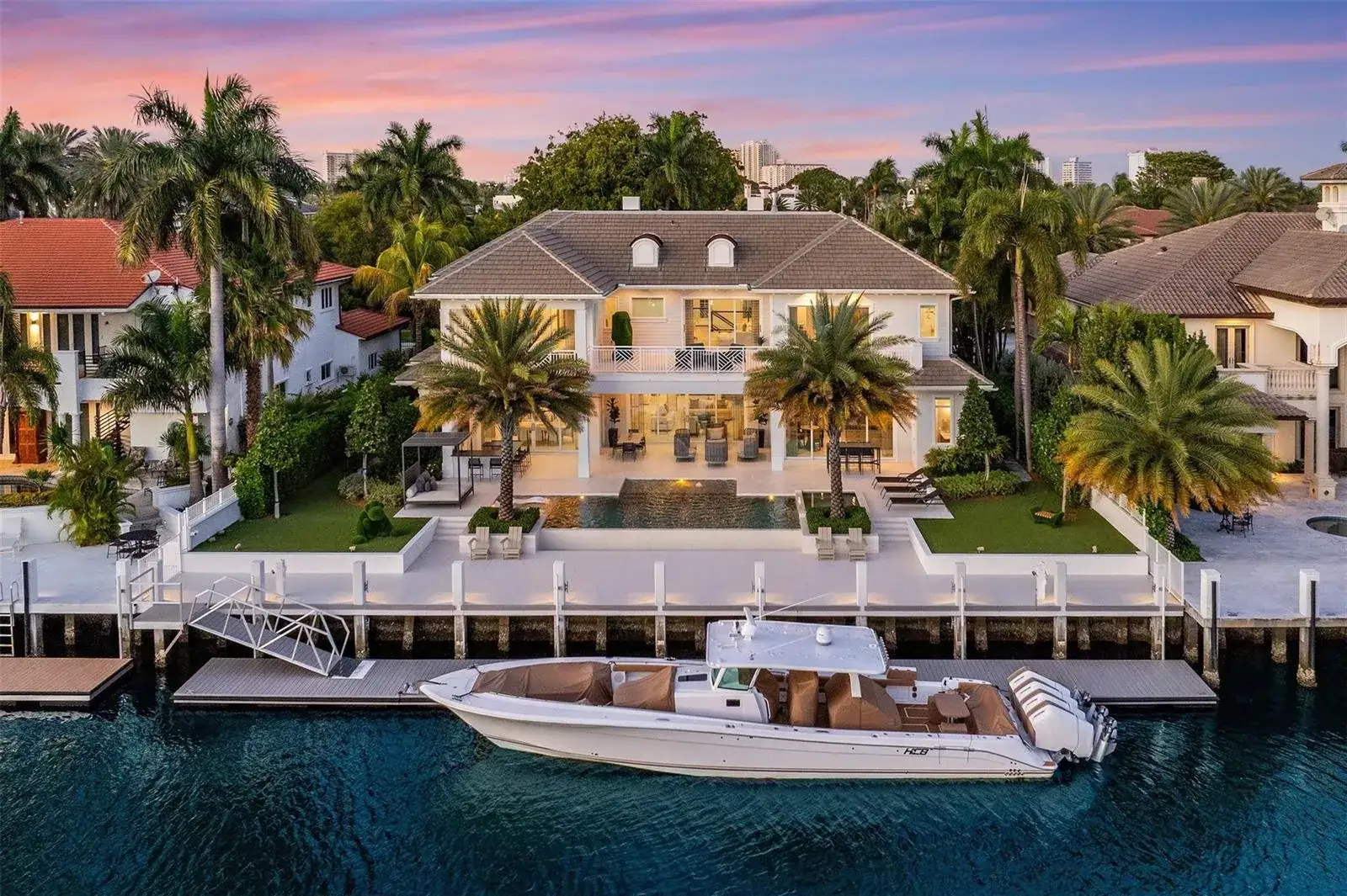 2520 DEL LAGO Drive, Fort Lauderdale FL 33316