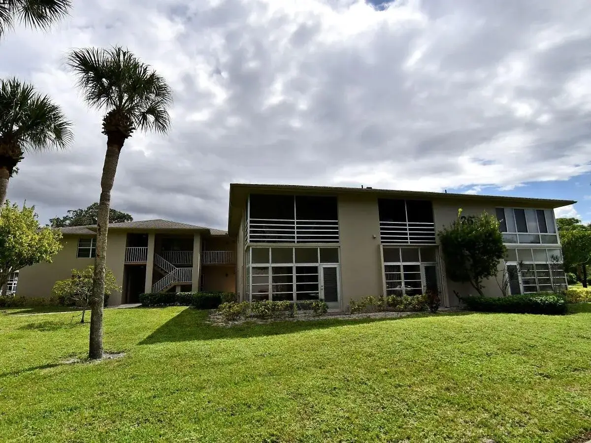 26 Lake Vista Trail # 105, Port St. Lucie FL 34952