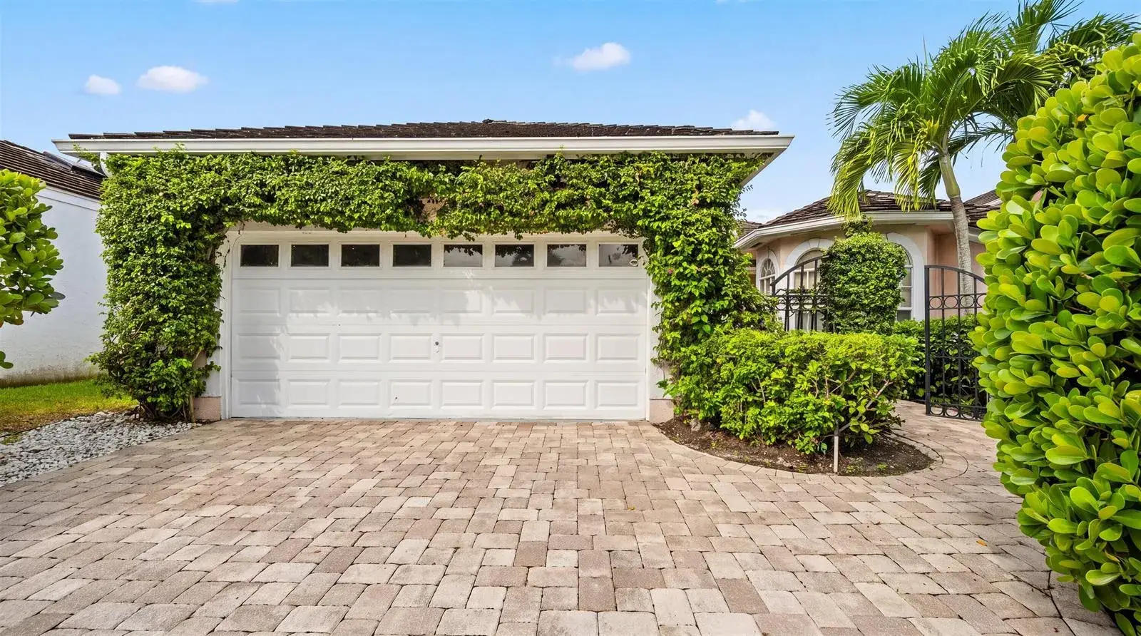 3 bedroom 2 bath Residential for sale at 2443 Muir Circle, Wellington FL 33414