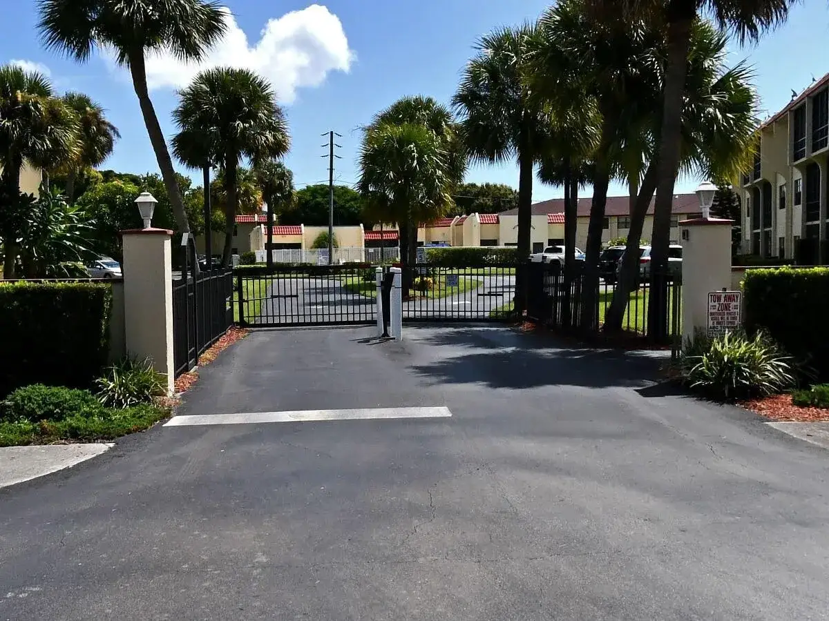 2 bedroom 2 bath Residential for sale at 2050 OLEANDER Avenue # 106, Fort Pierce FL 34950