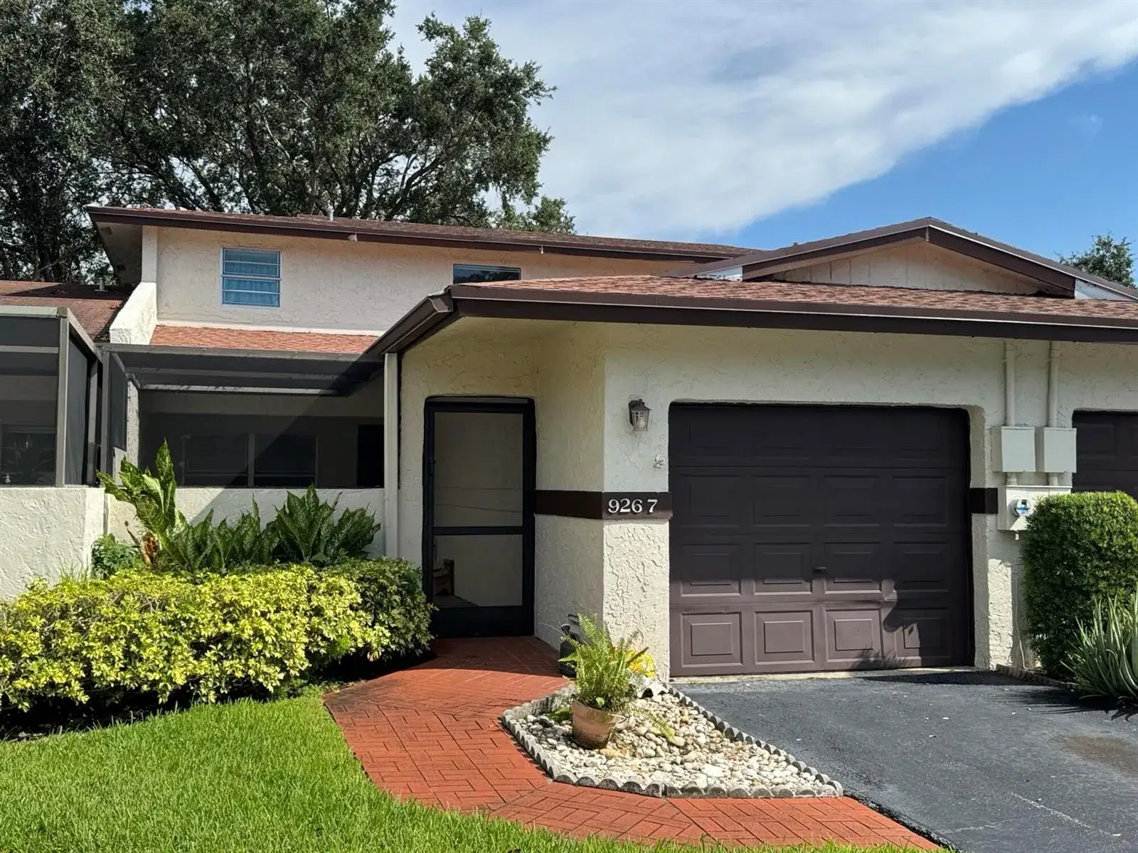 3 bedroom 2 bath Residential for sale at 9267 NW 61st Street, Tamarac FL 33321