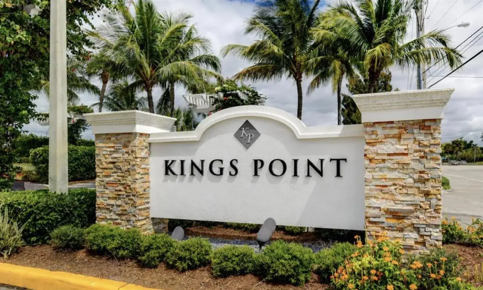 1 bedroom 1 bath Residential for sale at 391 BURGUNDY I Avenue, Delray Beach FL 33484