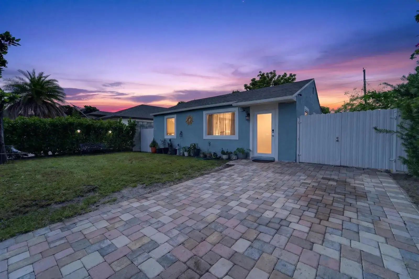 3 bedroom 2 bath Residential for sale at 946 Mcintosh Street, West Palm Beach FL 33405