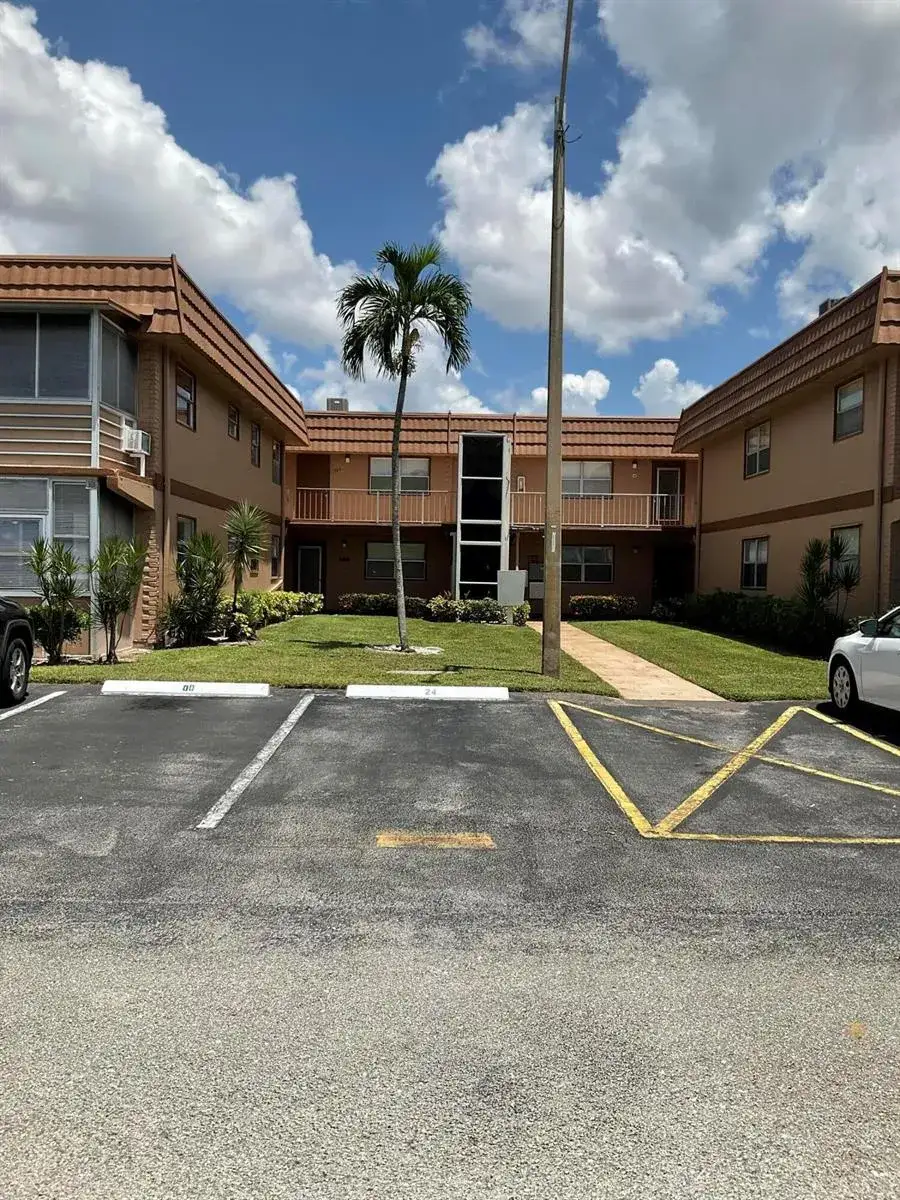 300 BRITTANY G, Delray Beach FL 33446