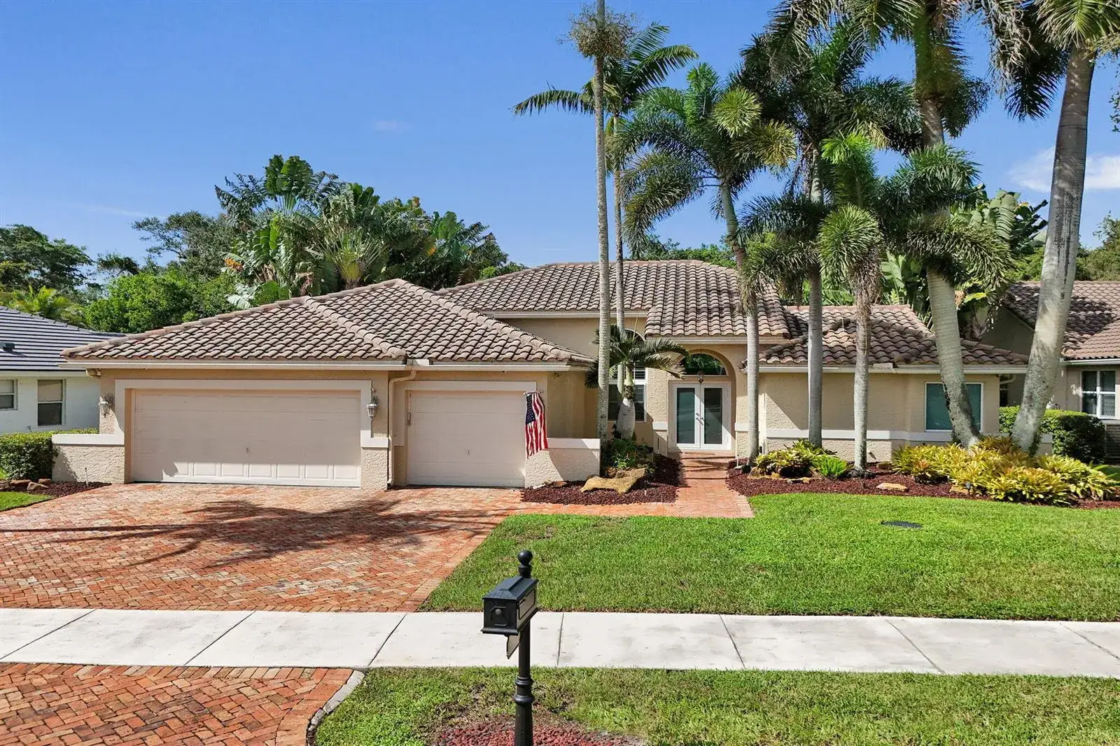 9645 E Tree Tops Court, Davie FL 33328