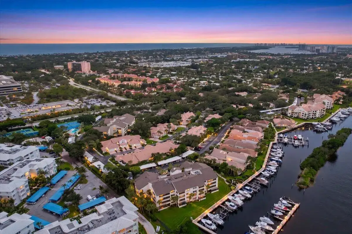 526 OAK HARBOUR Drive # 526, Juno Beach FL 33408