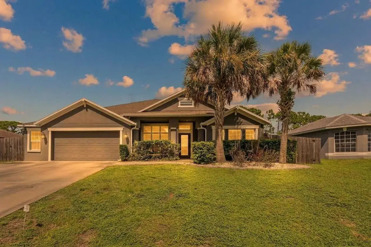 335 Evergreen Street NE, Palm Bay FL 32907