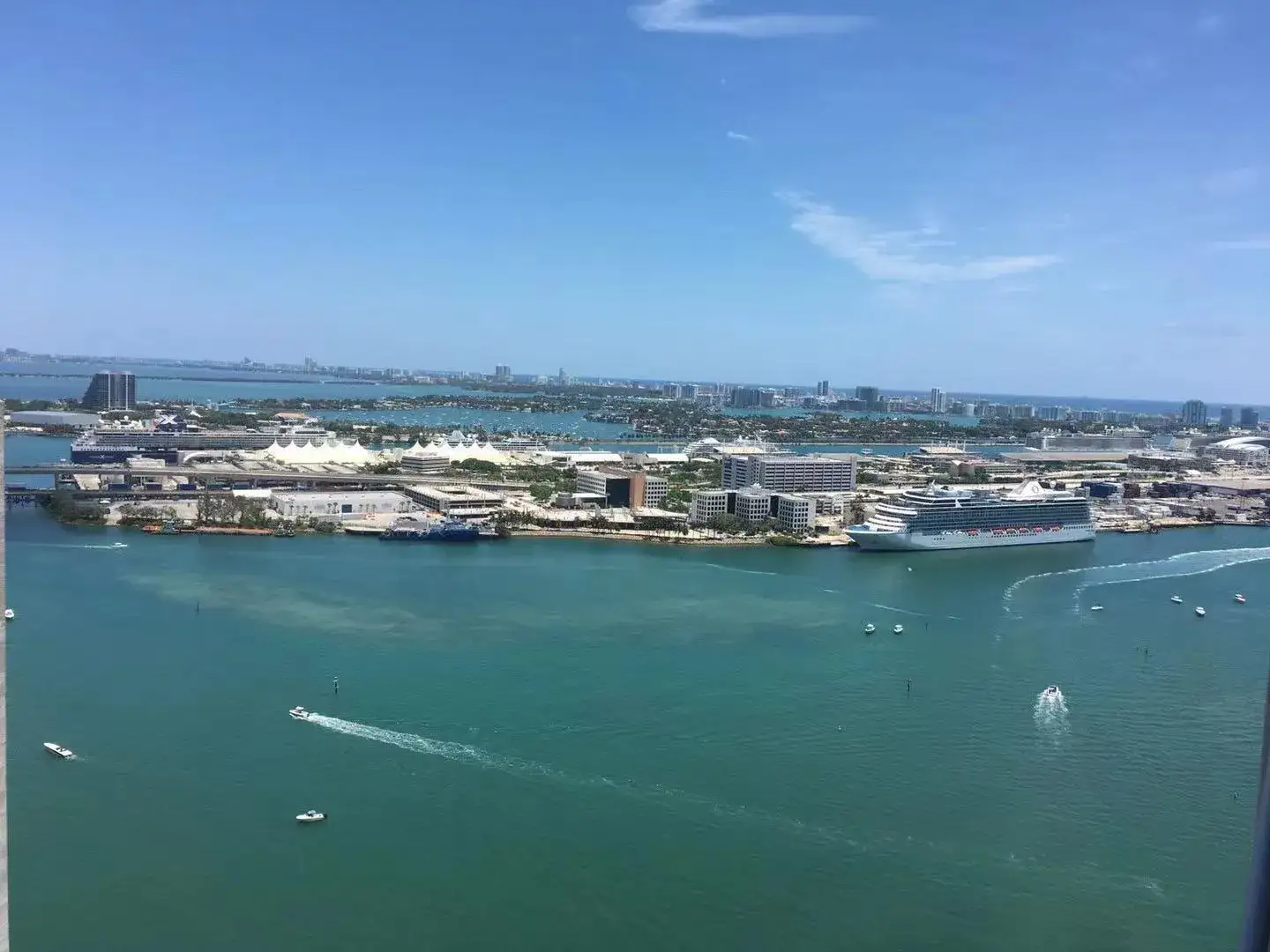 1 bedroom 1 bath Residential for sale at 335 S Biscayne Boulevard # 4004, Miami FL 33131