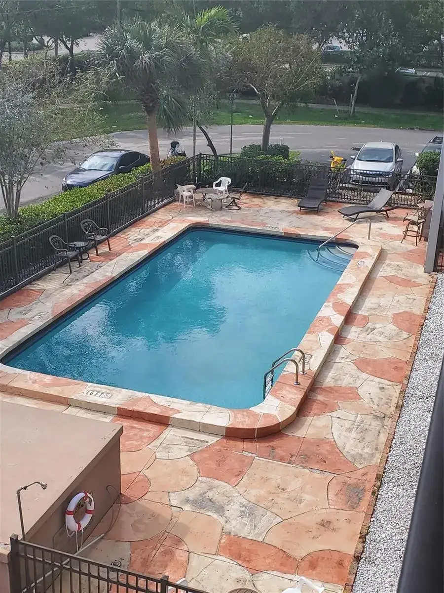 2 bedroom 1 bath Residential for sale at 1021 NE 24th Avenue # 4, Pompano Beach FL 33062