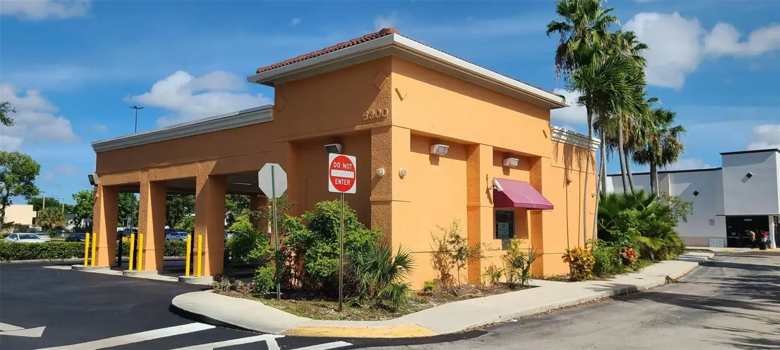 Commercial Sale for sale at 5300 Coconut Creek Parkway, Margate FL 33063