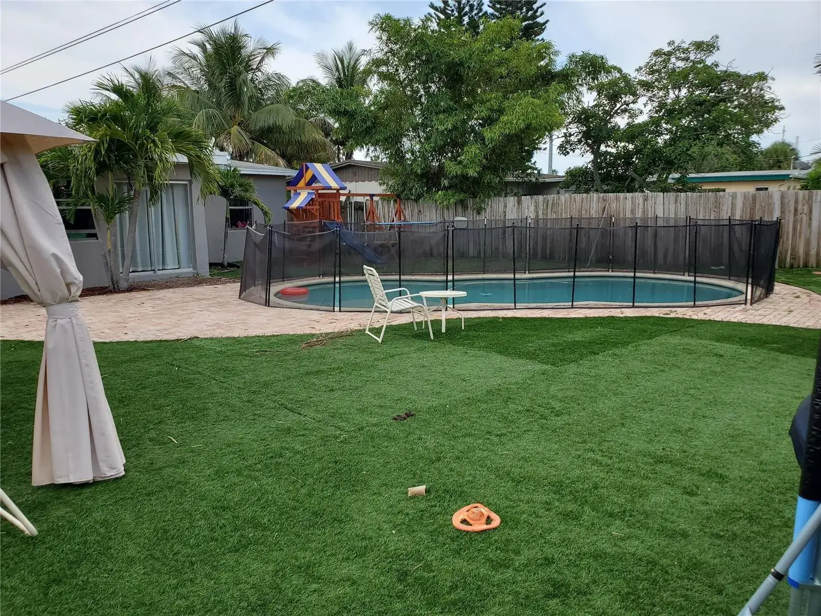 2 bedroom 1 bath Residential for sale at 811 S Broadway, Lantana FL 33462