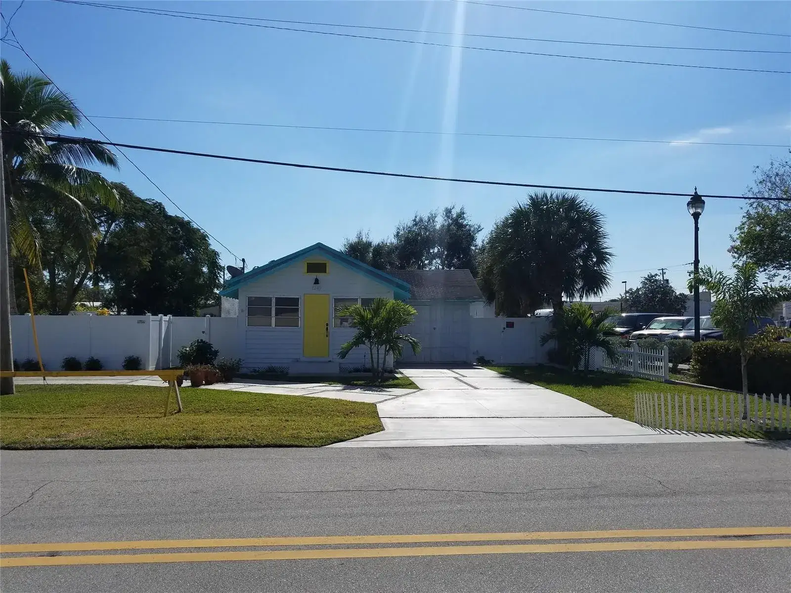 1240 NE 34th Court, Oakland Park FL 33334