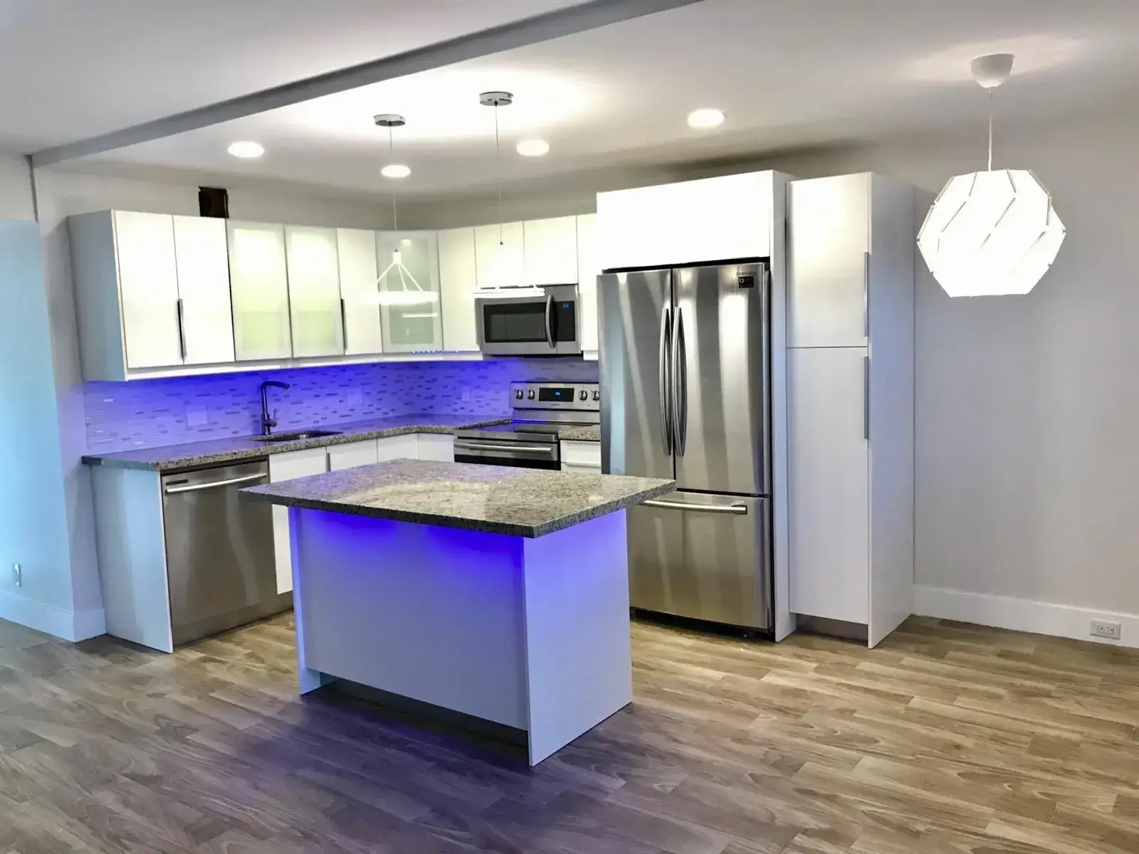2 bedroom 1 bath Residential for sale at 300 SW 134th Way # E210, Hollywood FL 33027