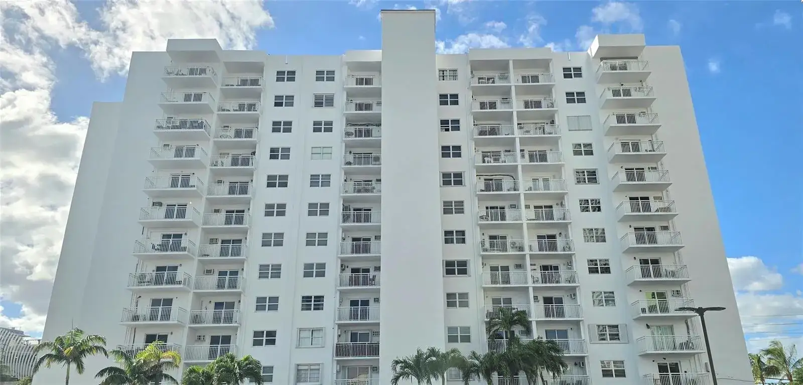 2 bedroom 1 bath Residential for sale at 200 S Birch Road # 121, Fort Lauderdale FL 33316