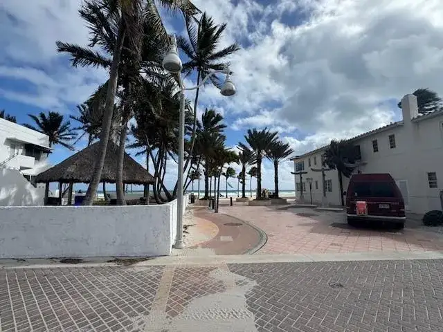 Commercial Sale for sale at 315 Mckinley Street, Hollywood FL 33019