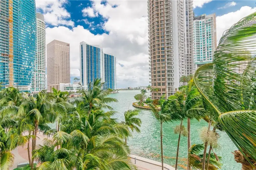 2 bedroom 2 bath Residential for sale at 465 Brickell Avenue # 419, Miami FL 33131