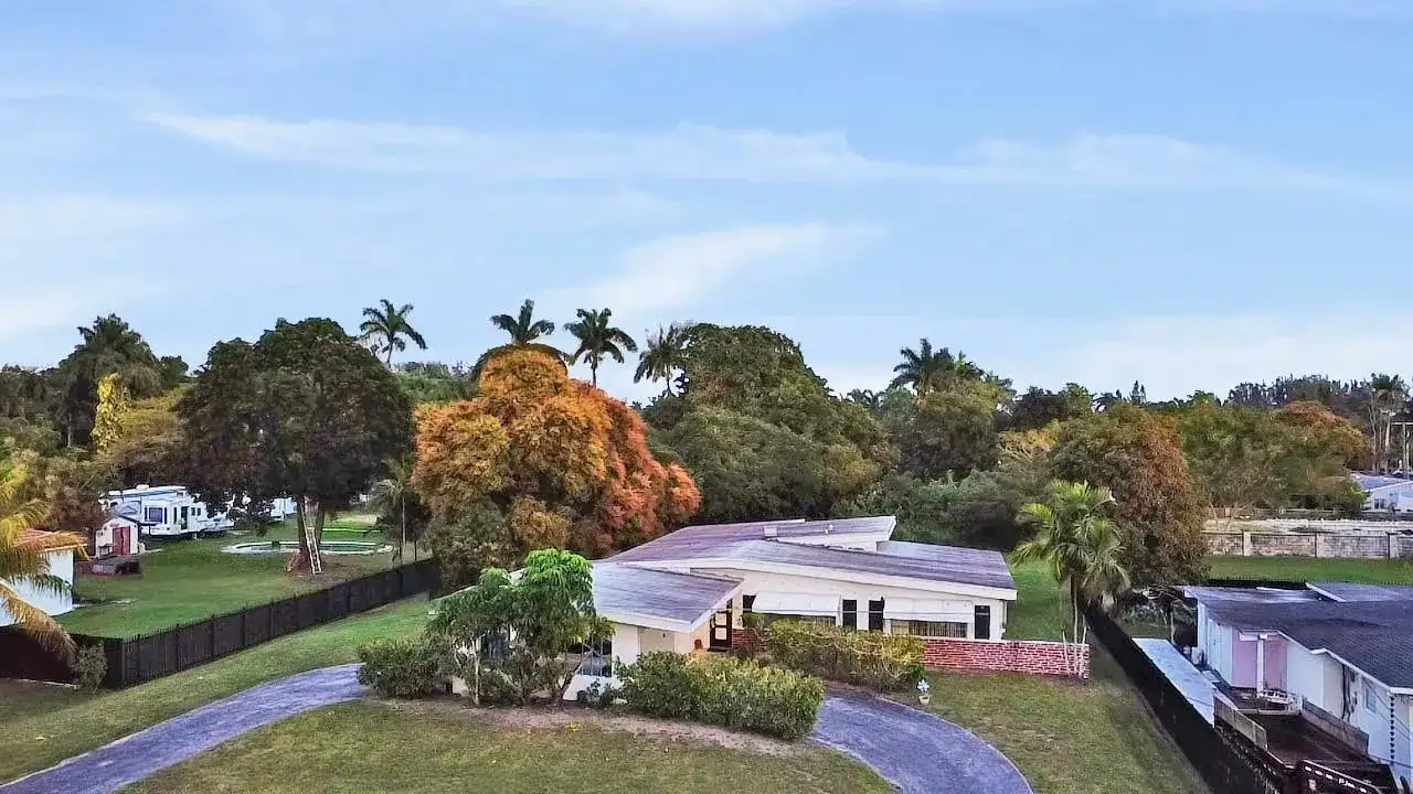 3 bedroom 2 bath Residential for sale at 13945 N Miami Avenue, Miami FL 33168