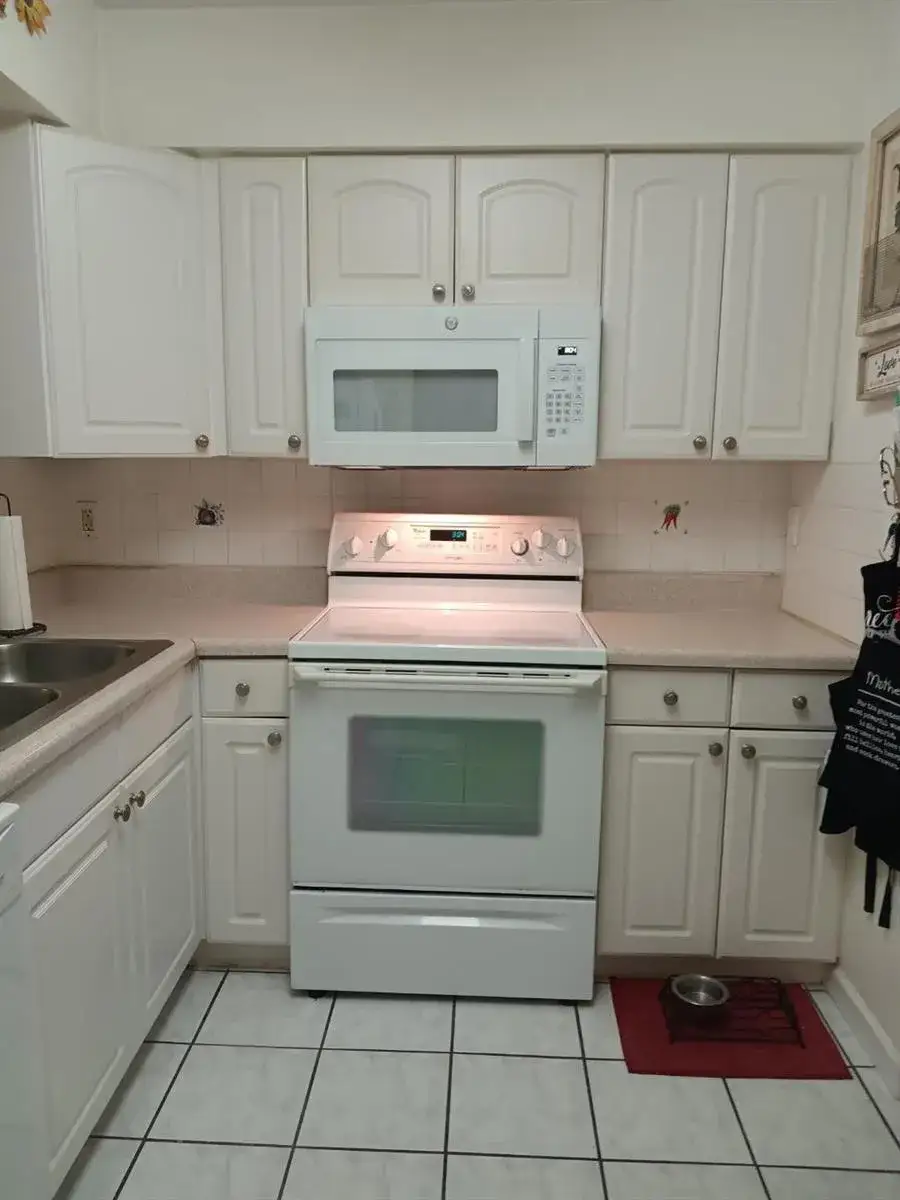 2 bedroom 2 bath Residential for sale at 7320 Lake Circle Drive # 407, Margate FL 33063