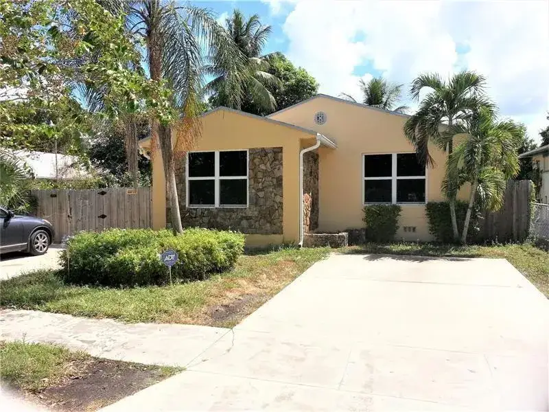 Residential Income for sale at 1123 N 17th Avenue, Hollywood FL 33020
