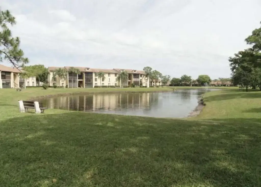 2 bedroom 2 bath Residential for sale at 814 Sky Pine Way # 2, FL 33415