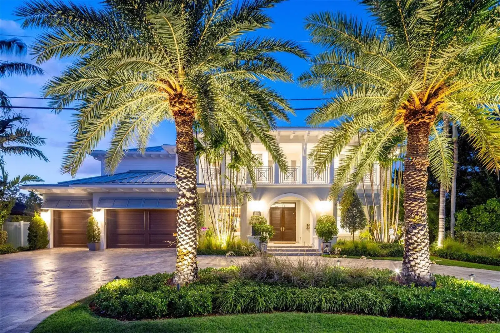 7 bedroom 5 bath Residential for sale at 2317 Delmar Place, Fort Lauderdale FL 33301