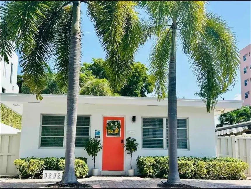 2 bedroom 2 bath Residential for sale at 3232 NE 15th Street, Pompano Beach FL 33062