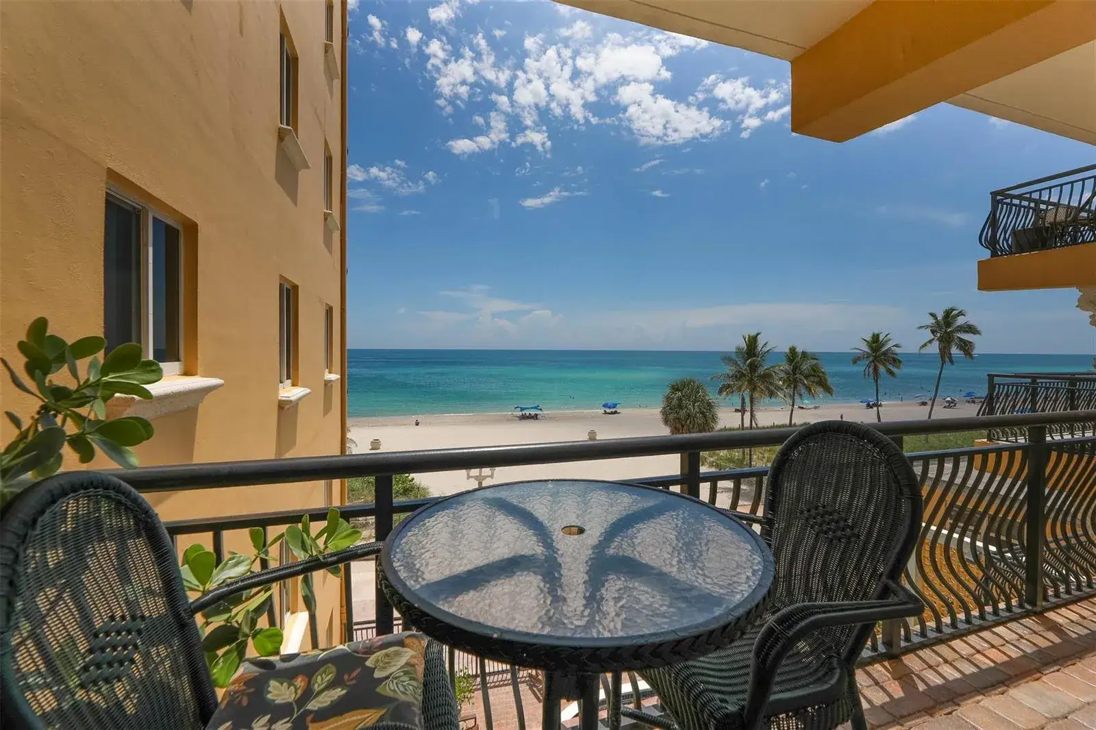 2 bedroom 2 bath Residential for sale at 1815 N Surf Road # 403, Hollywood FL 33019