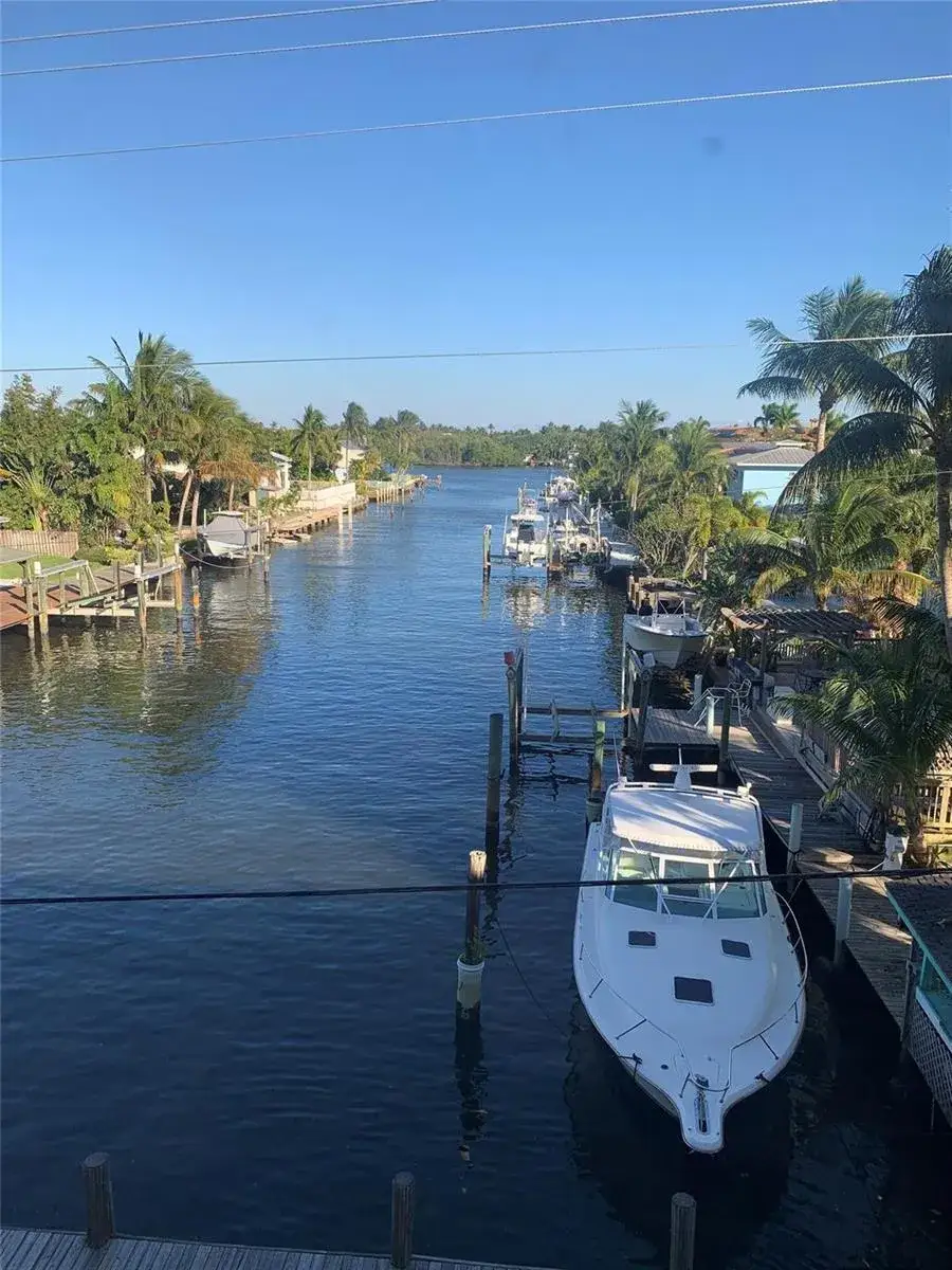 Commercial Sale for sale at 1200 S Federal Highway, Boynton Beach FL 33435
