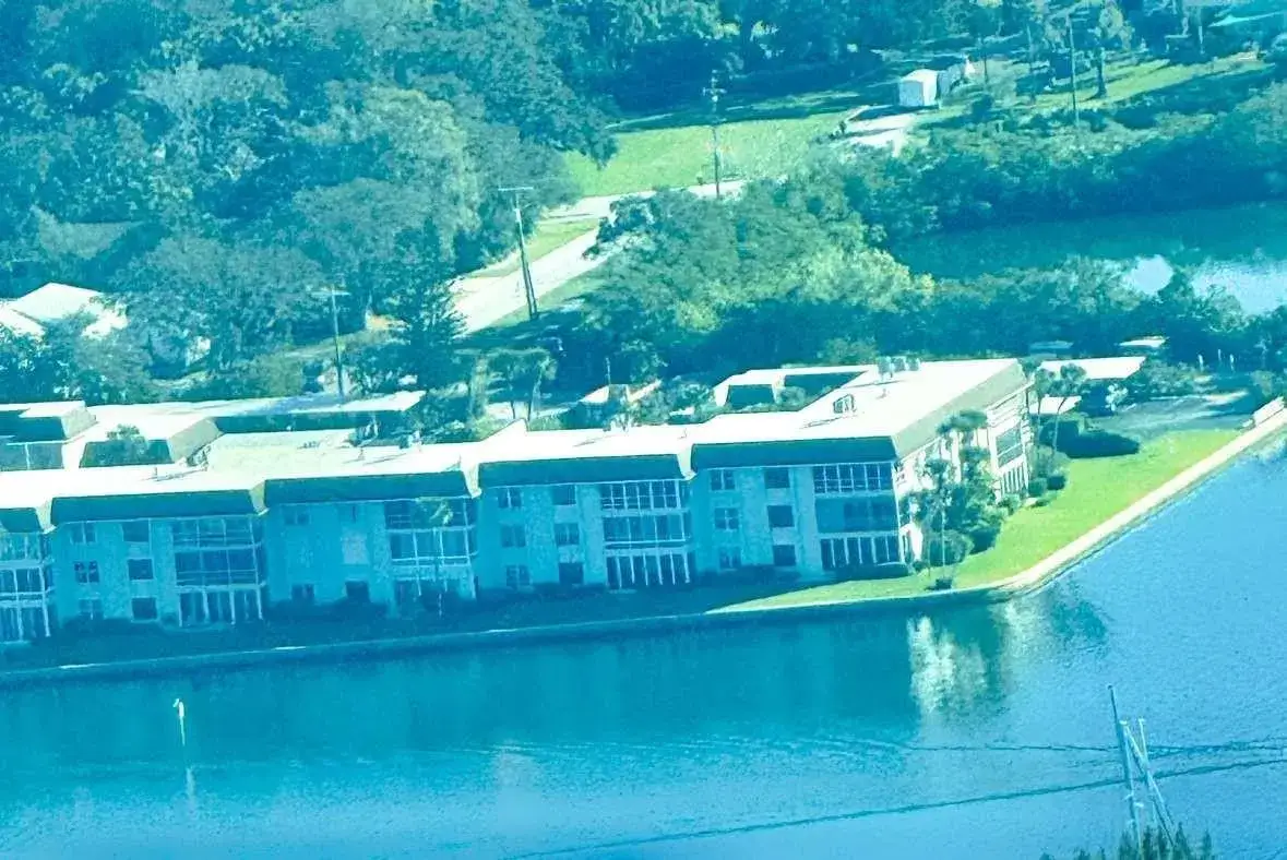 2 bedroom 2 bath Residential for sale at 200 Greytwig Road # 213, Vero Beach FL 32963