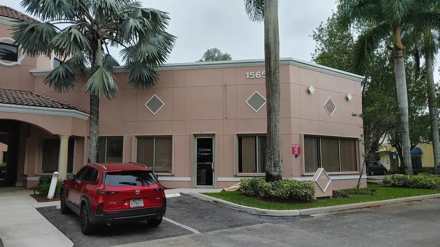 Commercial Sale for sale at 1565 N Park Drive # 104, Weston FL 33326