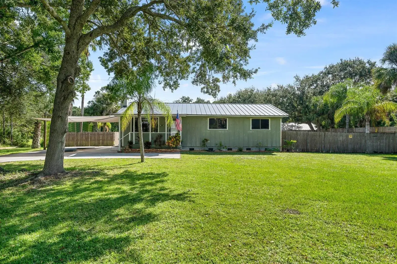 3 bedroom 2 bath Residential for sale at 9633 Honeysuckle, FL 32976
