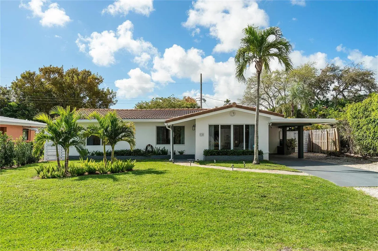 3 bedroom 3 bath Residential for sale at 14 NE 29th Street, Wilton Manors FL 33334