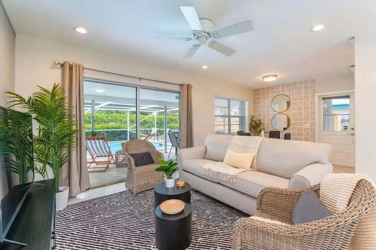 3 bedroom 2 bath Residential Lease for rent at 176 SE 27th Place, Boynton Beach FL 33435
