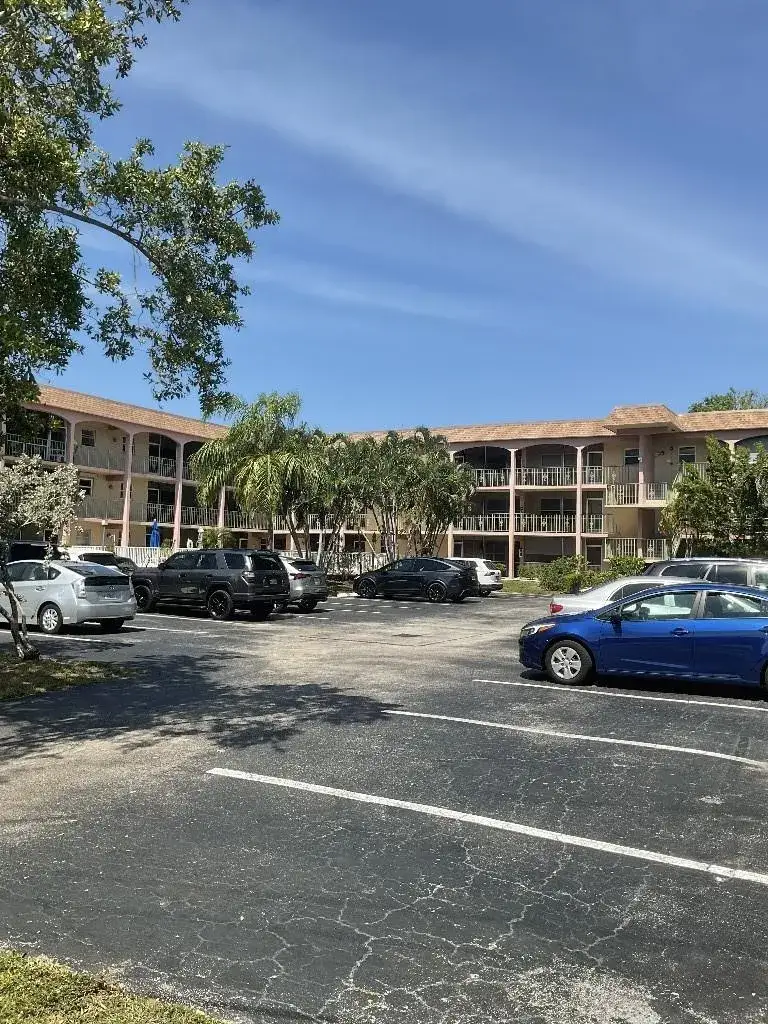 2 bedroom 2 bath Residential for sale at 100 SE 6th Avenue # 206, Pompano Beach FL 33060