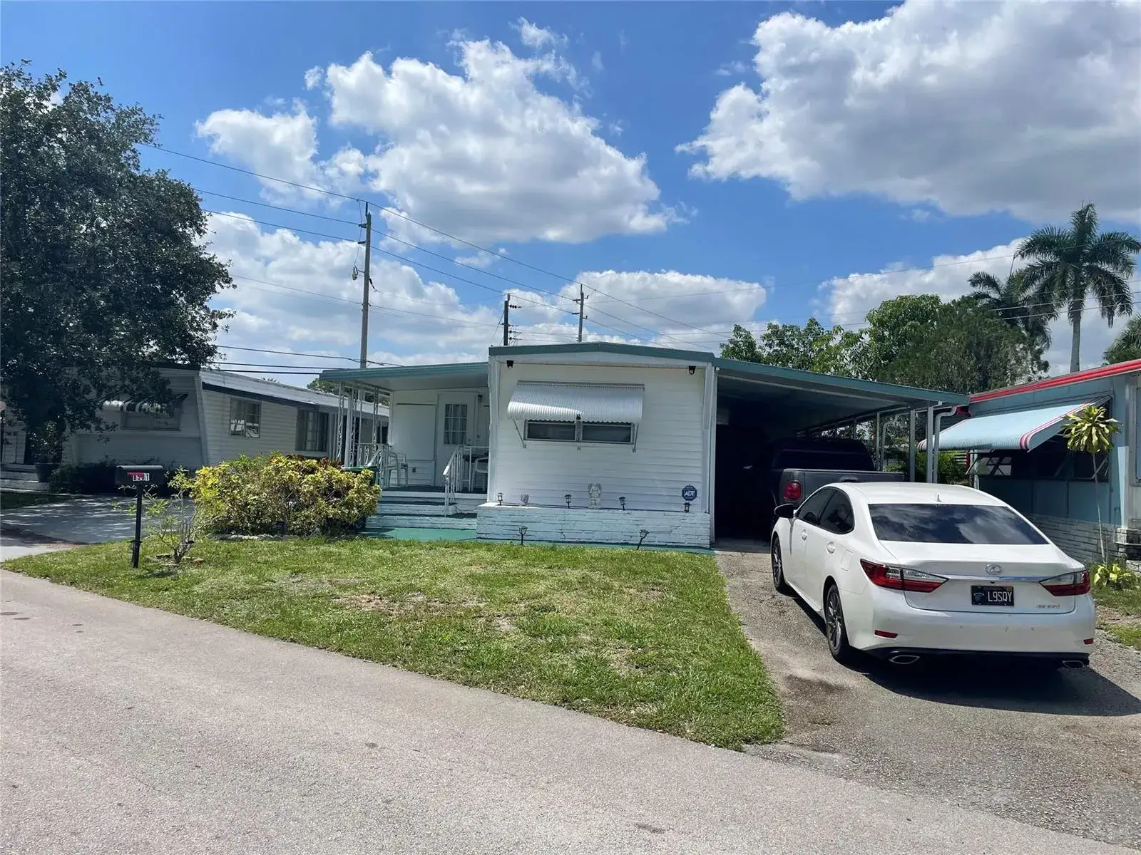 8581 SW 20th Place, Davie FL 33324